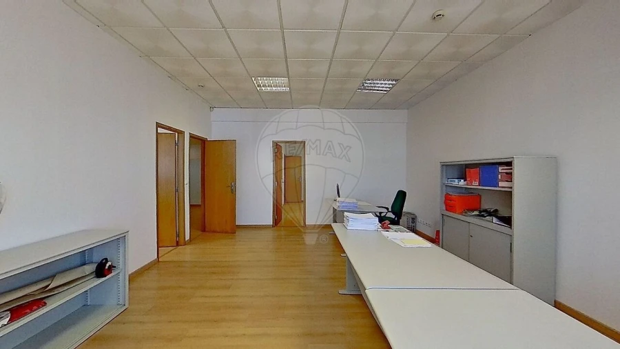 Armazém para Venda em Santa Maria e São Miguel, São Martinho, São Pedro Penaferrim Foto 47