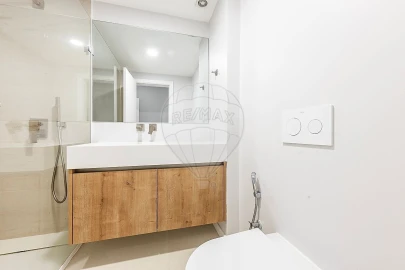 Apartamento T4 para Venda em Santa Maria e São Miguel, São Martinho, São Pedro Penaferrim