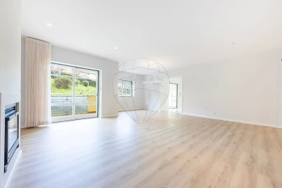 Apartamento T4 para Venda em Santa Maria e São Miguel, São Martinho, São Pedro Penaferrim