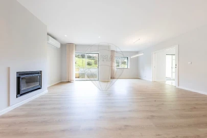 Apartamento T4 para Venda em Santa Maria e São Miguel, São Martinho, São Pedro Penaferrim