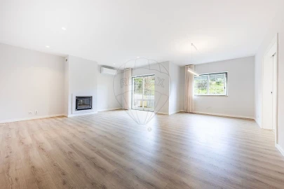 Apartamento T4 para Venda em Santa Maria e São Miguel, São Martinho, São Pedro Penaferrim