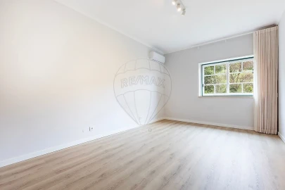 Apartamento T4 para Venda em Santa Maria e São Miguel, São Martinho, São Pedro Penaferrim