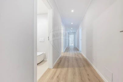 Apartamento T4 para Venda em Santa Maria e São Miguel, São Martinho, São Pedro Penaferrim