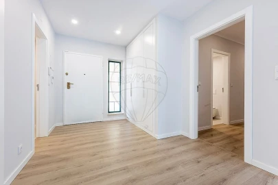 Apartamento T4 para Venda em Santa Maria e São Miguel, São Martinho, São Pedro Penaferrim