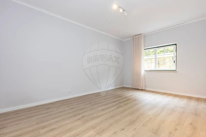 Apartamento T4 para Venda em Santa Maria e São Miguel, São Martinho, São Pedro Penaferrim