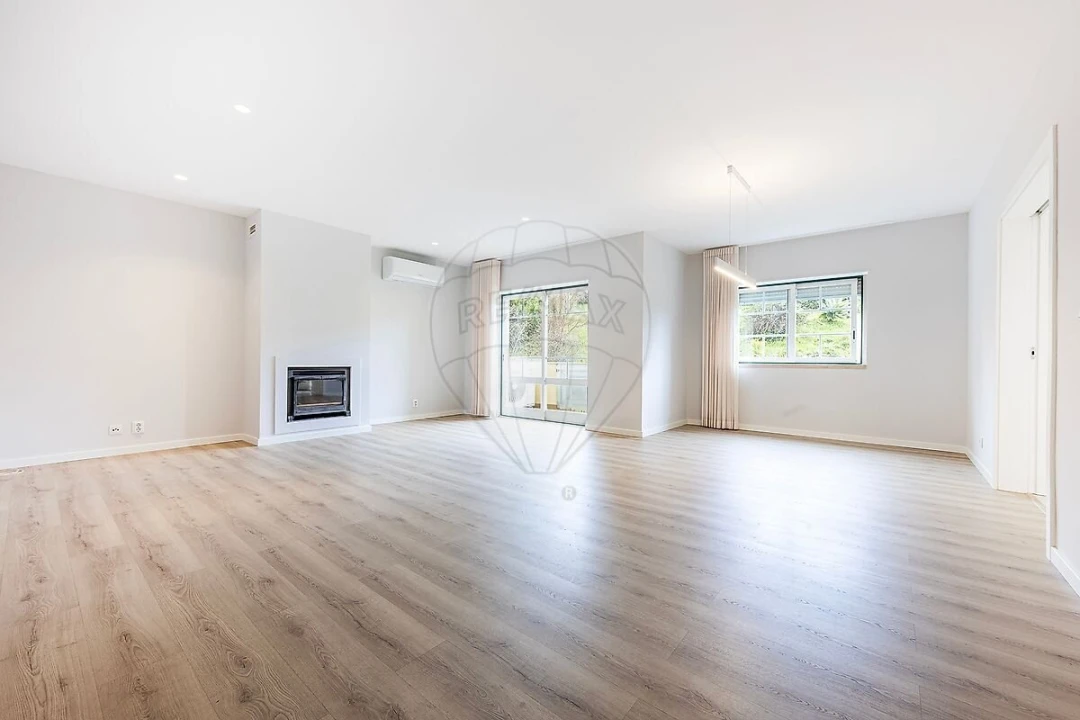 Apartamento T4 para Venda em Santa Maria e São Miguel, São Martinho, São Pedro Penaferrim Foto 1