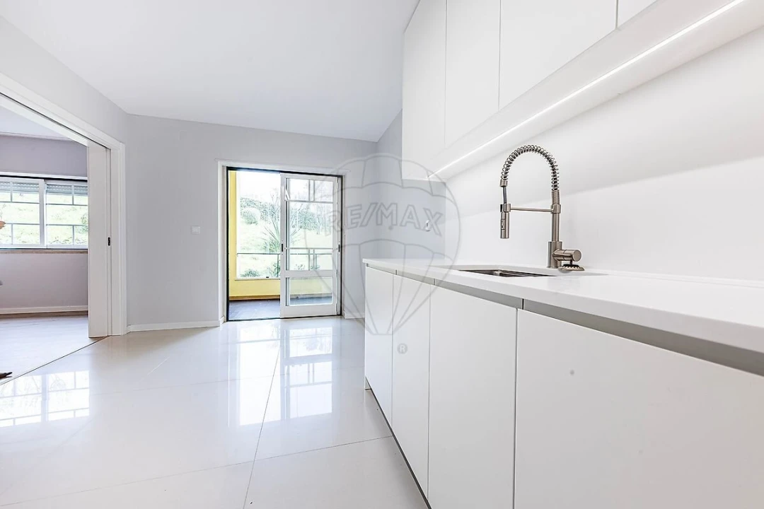 Apartamento T4 para Venda em Santa Maria e São Miguel, São Martinho, São Pedro Penaferrim Foto 9