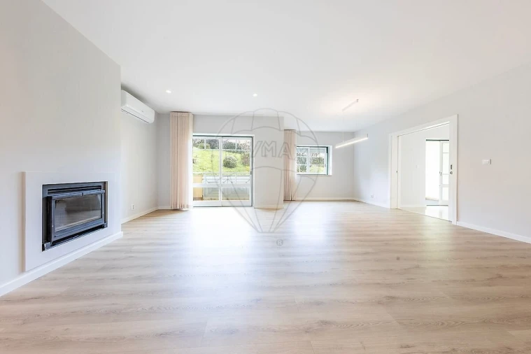 Apartamento T4 para Venda em Santa Maria e São Miguel, São Martinho, São Pedro Penaferrim Foto 4