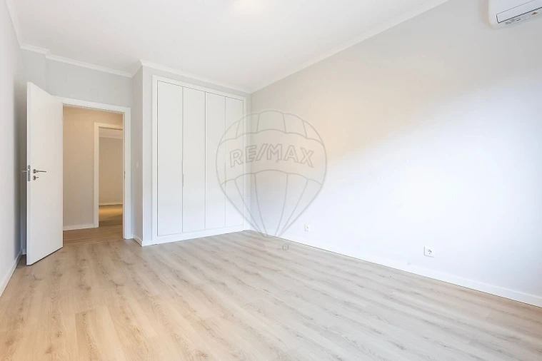 Apartamento T4 para Venda em Santa Maria e São Miguel, São Martinho, São Pedro Penaferrim Foto 19
