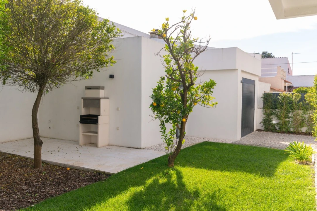 Moradia T6 para Venda em Charneca de Caparica e Sobreda Foto 48