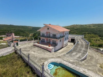 Moradia T6 para Venda em Mafra