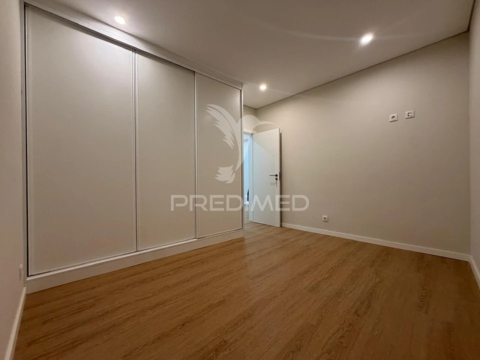 Apartamento T2 para Venda em Palmela Foto 28