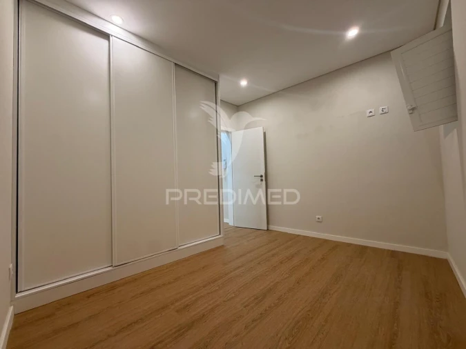 Apartamento T2 para Venda em Palmela Foto 30