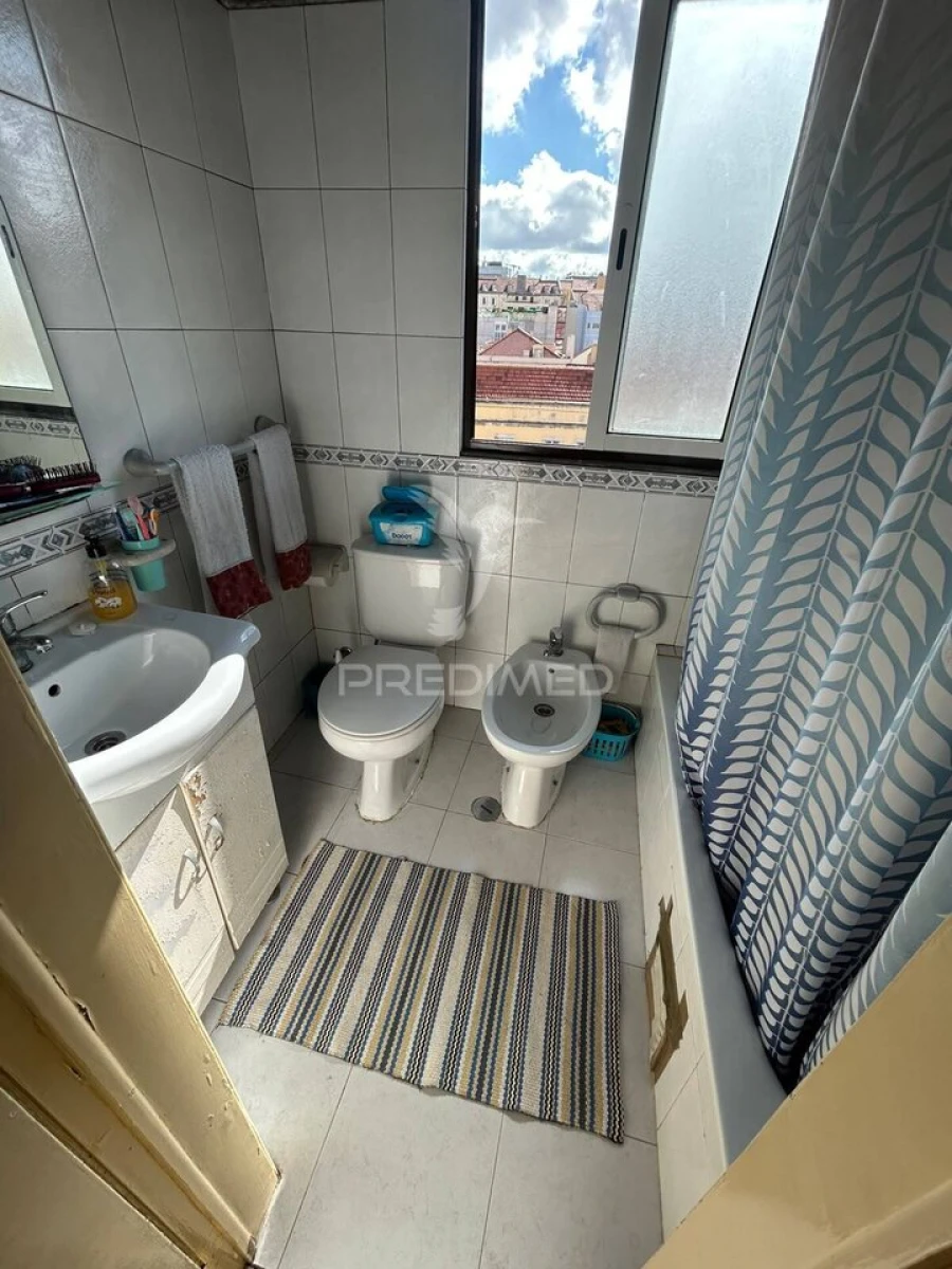 Apartamento T2 para Venda em Santo António Foto 24