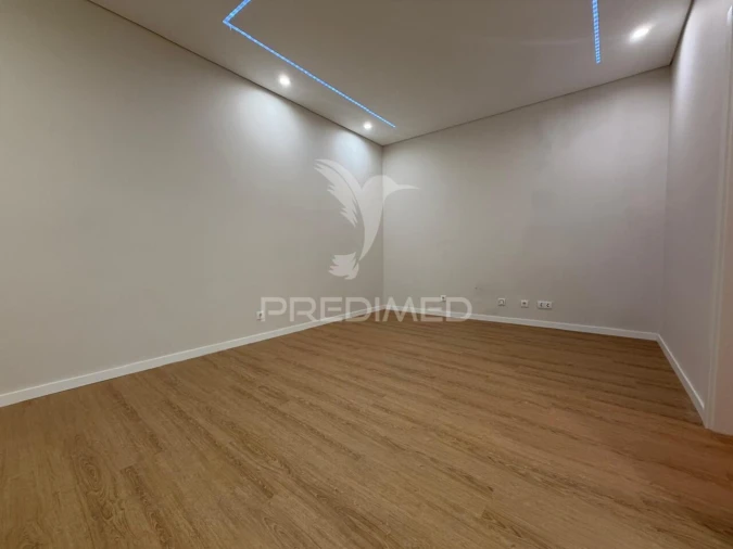 Apartamento T1 para Venda em Palmela Foto 24