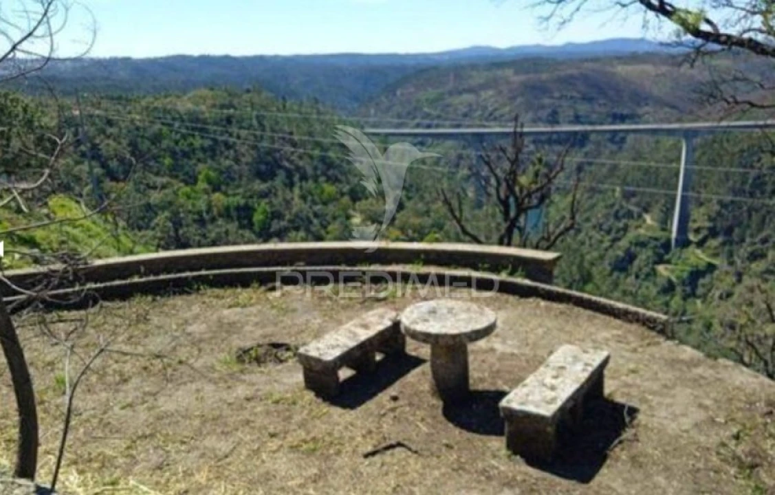 Moradia T6 para Venda em Pedrogão Pequeno Foto 4