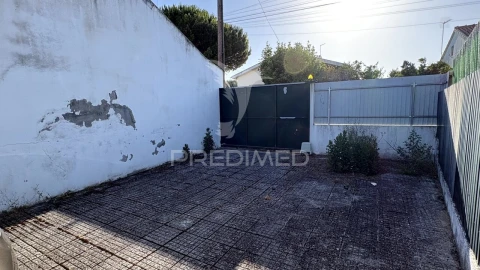 Moradia T2 para Venda em Santa Margarida da Coutada