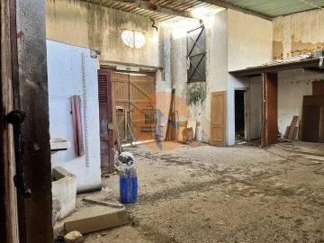 Armazém para Venda em Olhão