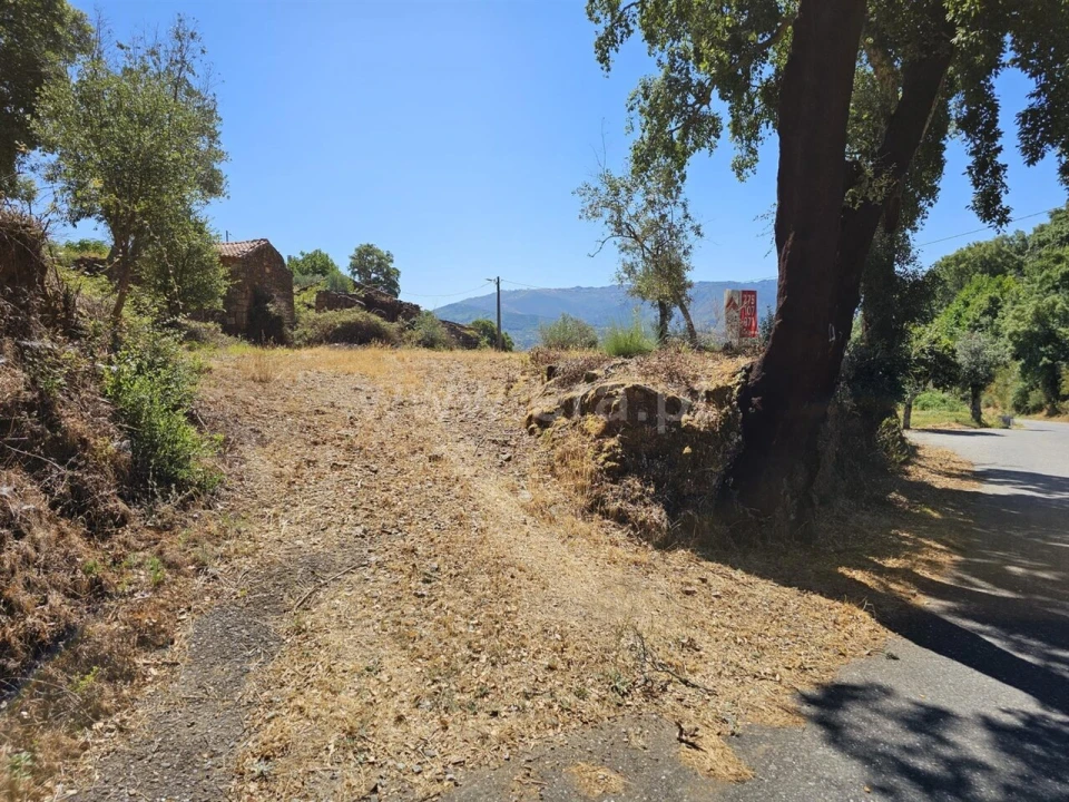 Terreno para Venda em Telhado Foto 2