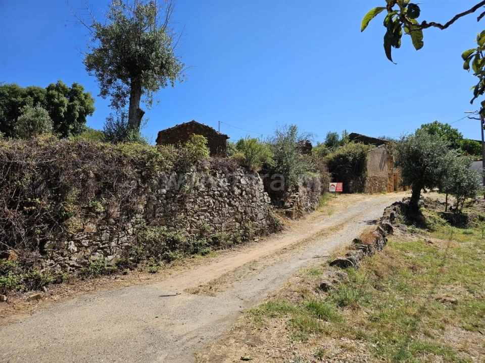 Terreno para Venda em Telhado Foto 6