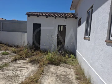 Moradia T1 para Venda em São João Baptista