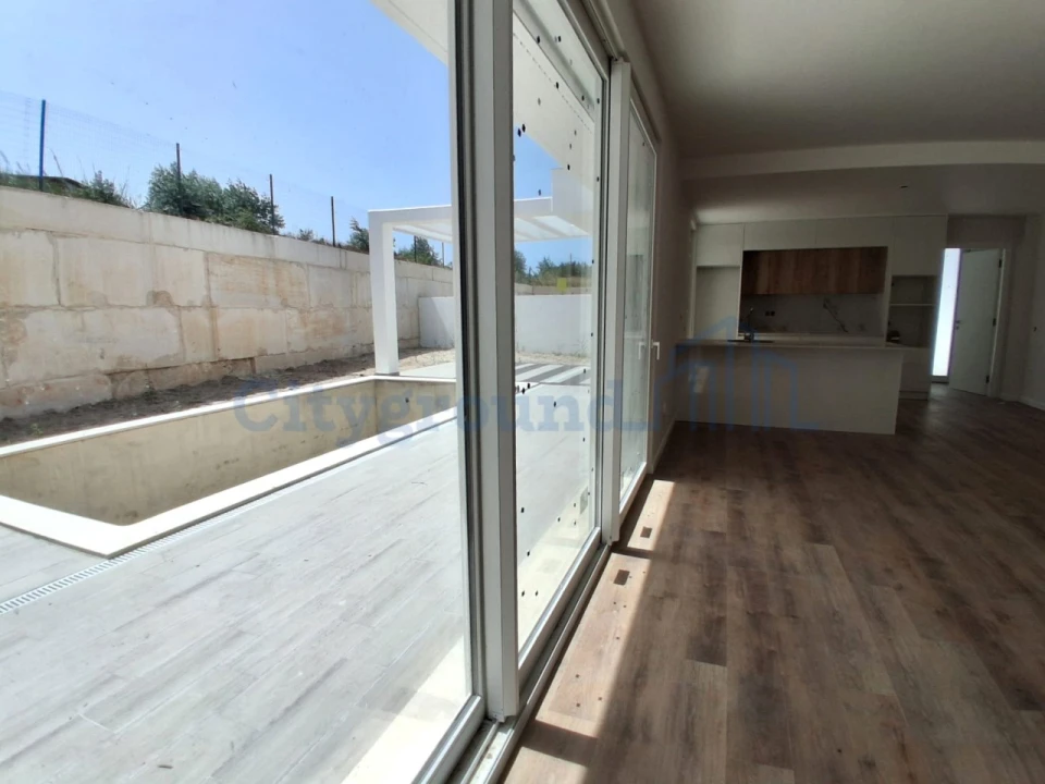 Moradia T4 para Venda em Santa Maria, São Pedro e Sobral da Lagoa Foto 6