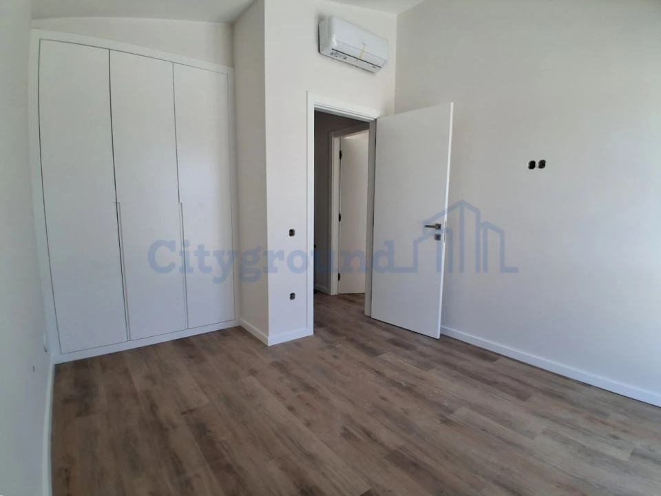 Moradia T4 para Venda em Santa Maria, São Pedro e Sobral da Lagoa Foto 35