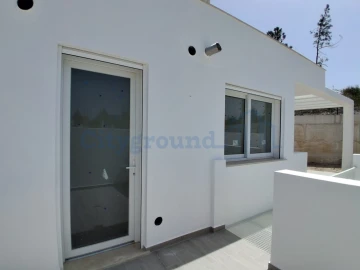 Moradia T4 para Venda em Santa Maria, São Pedro e Sobral da Lagoa