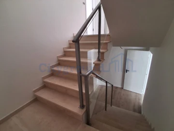 Moradia T4 para Venda em Santa Maria, São Pedro e Sobral da Lagoa