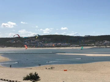 Moradia T4 para Venda em Santa Maria, São Pedro e Sobral da Lagoa