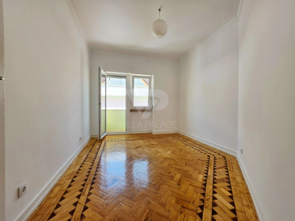 Apartamento T2 para Arrendamento em Campo de Ourique Foto 17