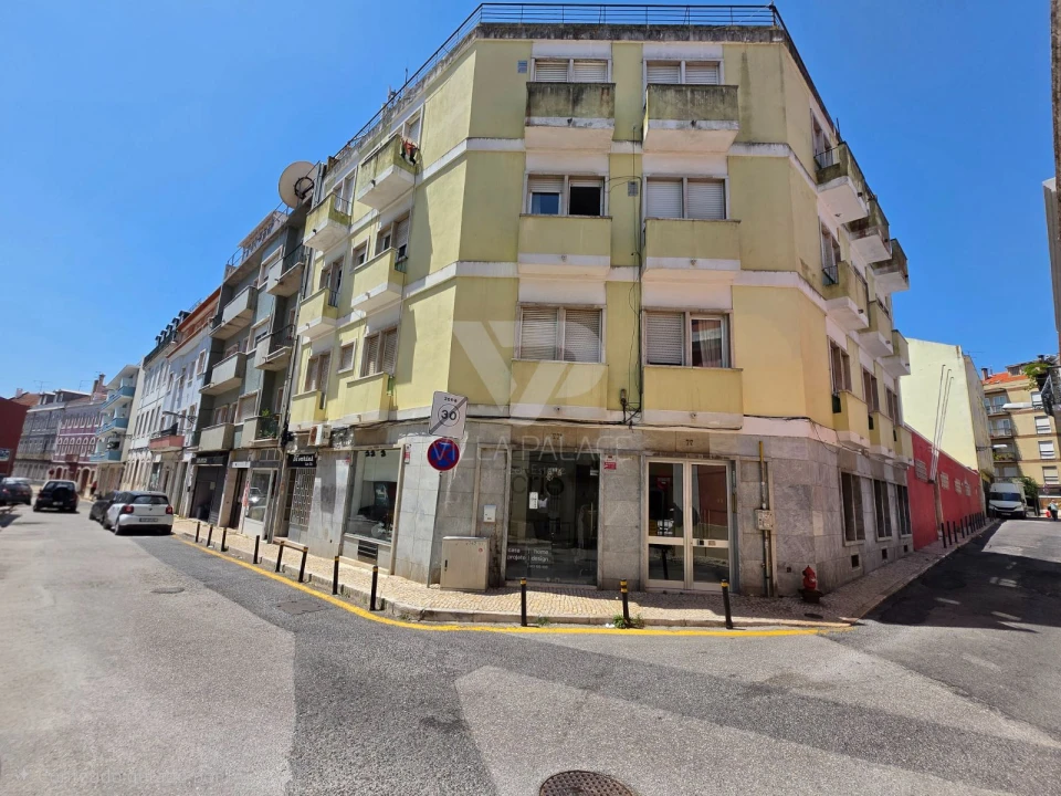 Apartamento T2 para Arrendamento em Campo de Ourique Foto 24