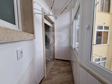 Apartamento T2 para Arrendamento em Campo de Ourique