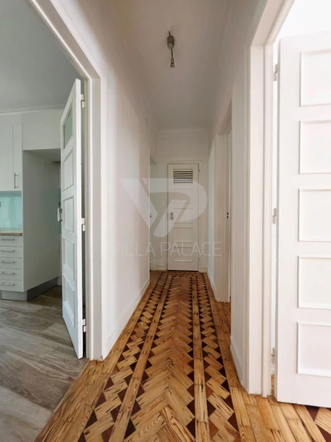 Apartamento T2 para Arrendamento em Campo de Ourique
