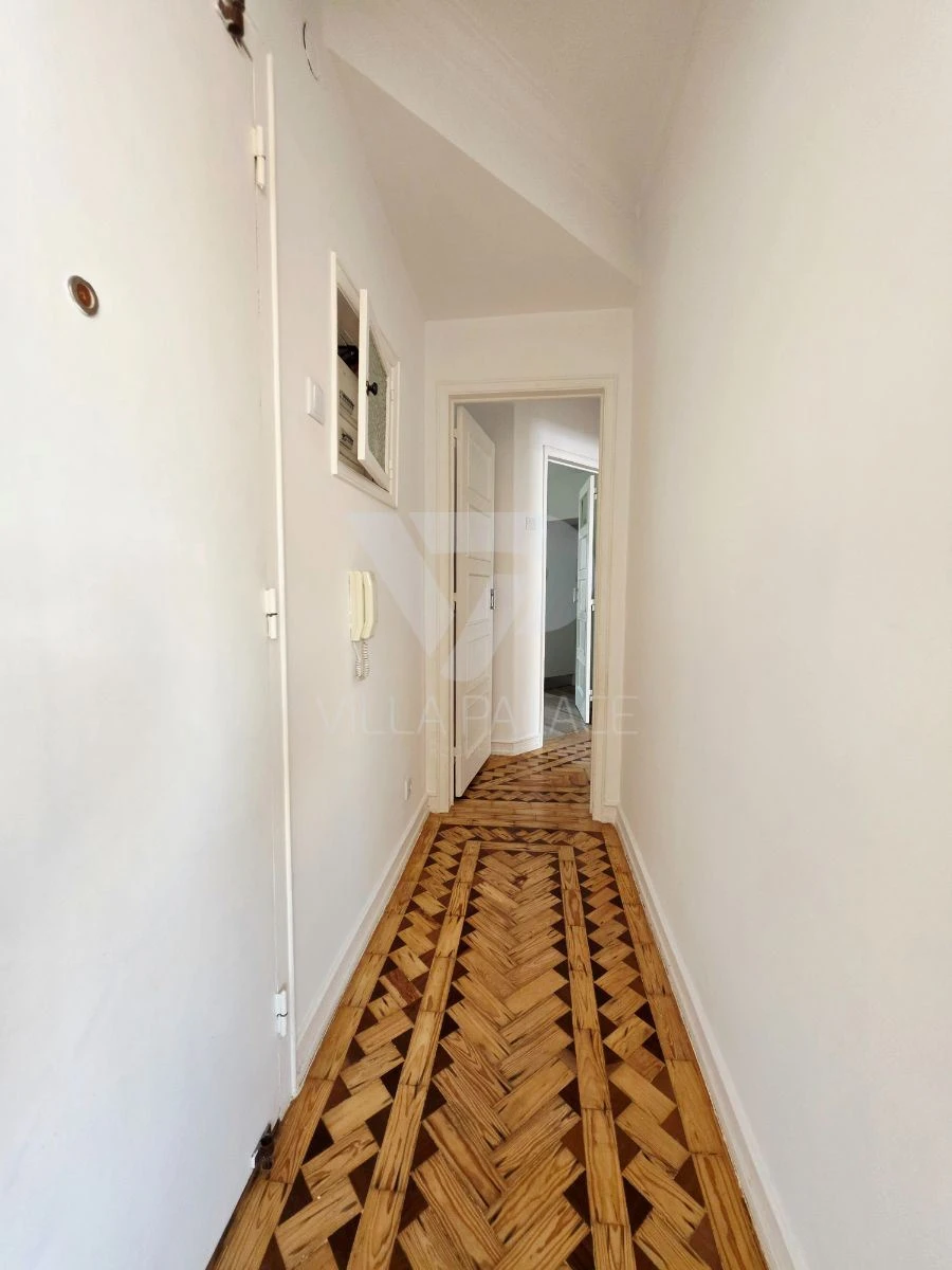 Apartamento T2 para Arrendamento em Campo de Ourique Foto 6