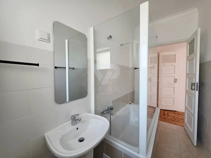 Apartamento T2 para Arrendamento em Campo de Ourique Foto 14