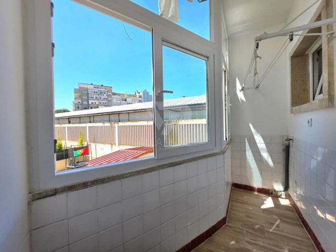 Apartamento T2 para Arrendamento em Campo de Ourique Foto 22