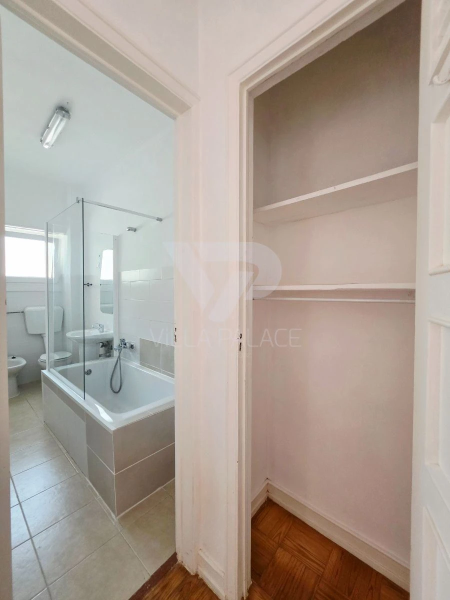 Apartamento T2 para Arrendamento em Campo de Ourique Foto 10