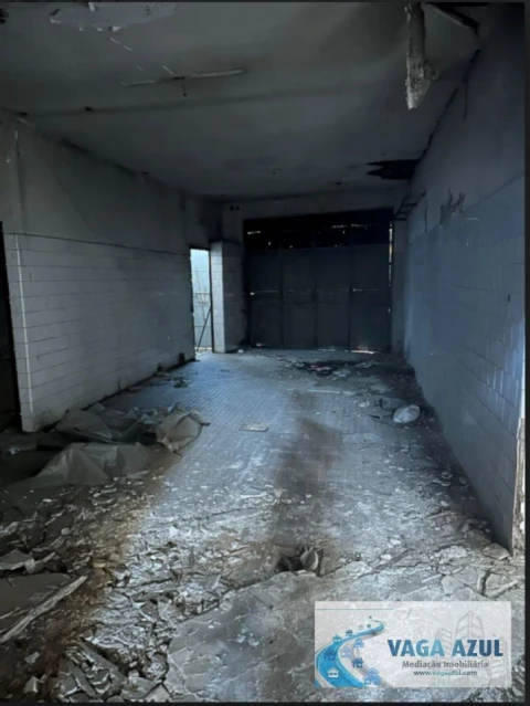 Prédio para Venda em Milheiros