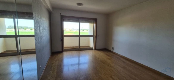 Apartamento T1 para Arrendamento em Moreira