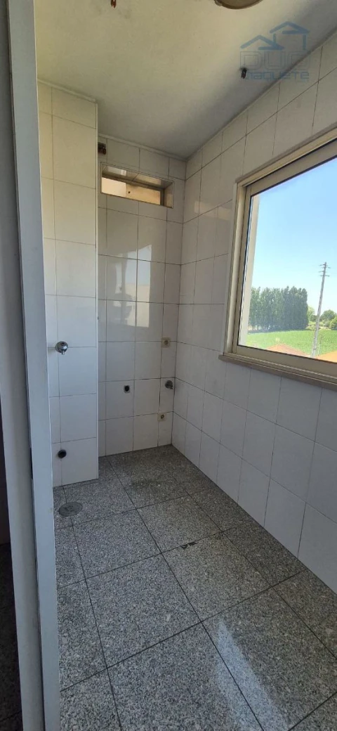Apartamento T1 para Arrendamento em Moreira