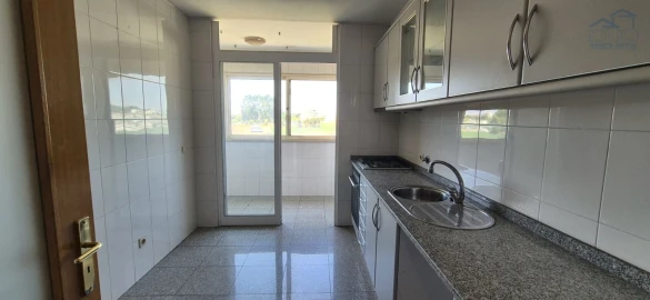 Apartamento T1 para Arrendamento em Moreira