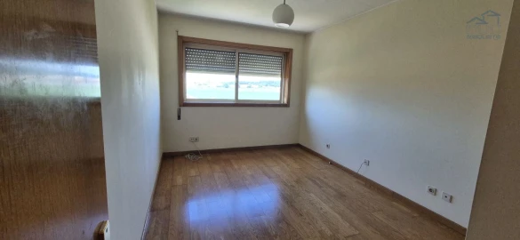 Apartamento T1 para Arrendamento em Moreira