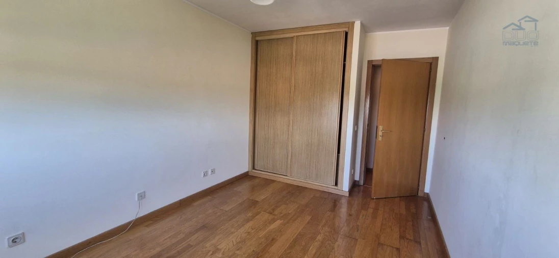 Apartamento T1 para Arrendamento em Moreira Foto 9