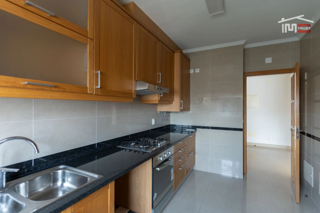 Apartamento T2 para Venda em Fatima Foto 3