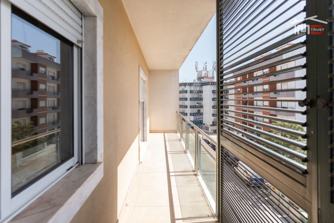 Apartamento T2 para Venda em Fatima Foto 5
