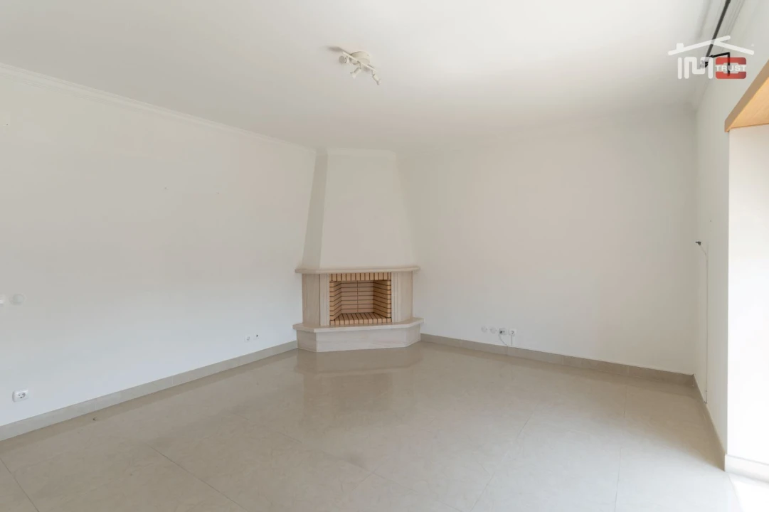Apartamento T2 para Venda em Fatima Foto 9