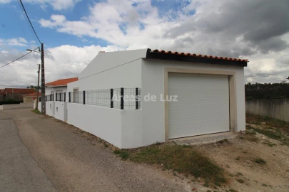 Moradia T2 para Venda em Santa Catarina da Serra e Chainça