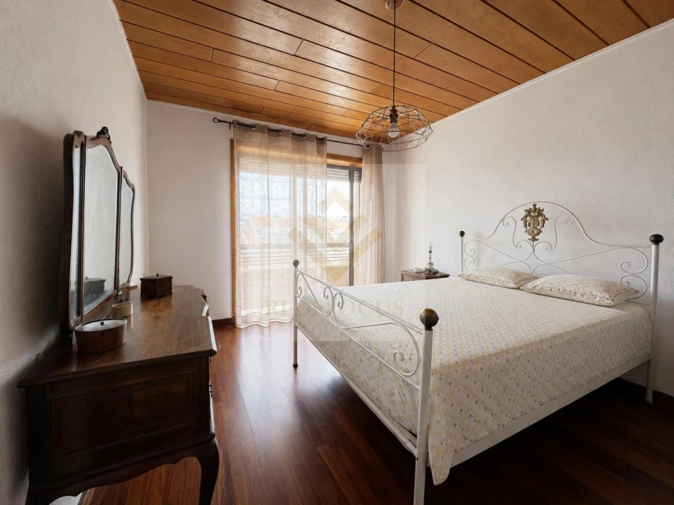 Apartamento T2 para Venda em Anta e Guetim Foto 8