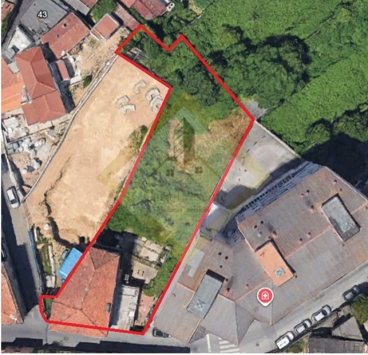 Terreno para Venda em Oliveira do Douro Foto 1